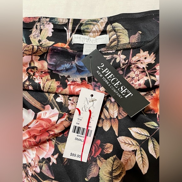 NWT New York & Company Stretch 2 Piece, size S, Floral Top Skirt - Picture 9 of 10
